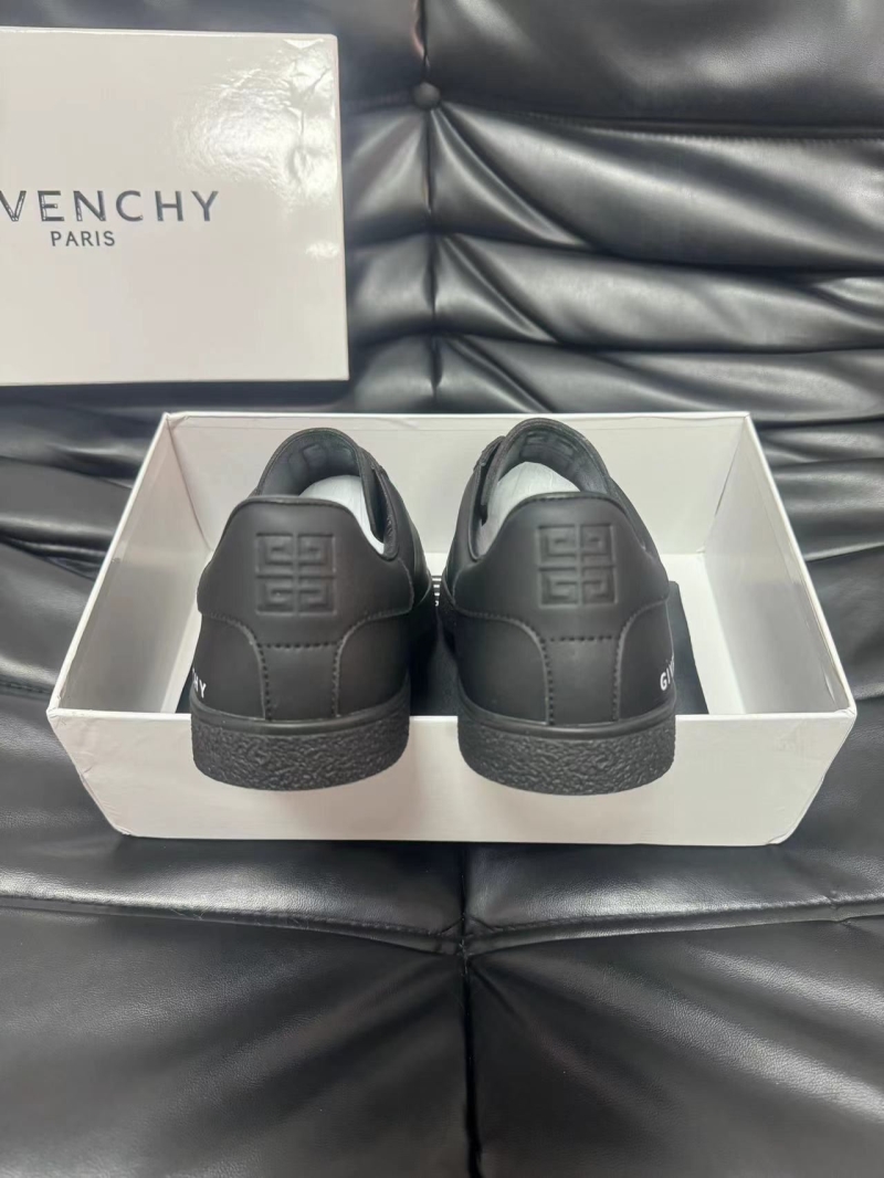 Givenchy Sneakers